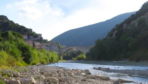 Val dEygues - Nyons- Pont roman